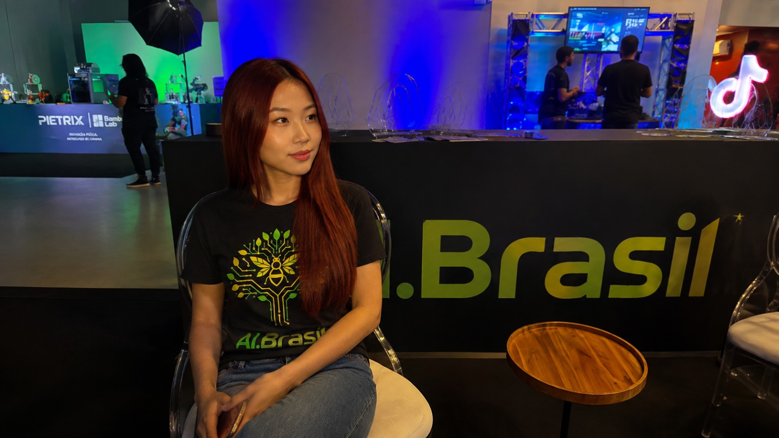 Lina Amai no lounge do evento AI.Brasil